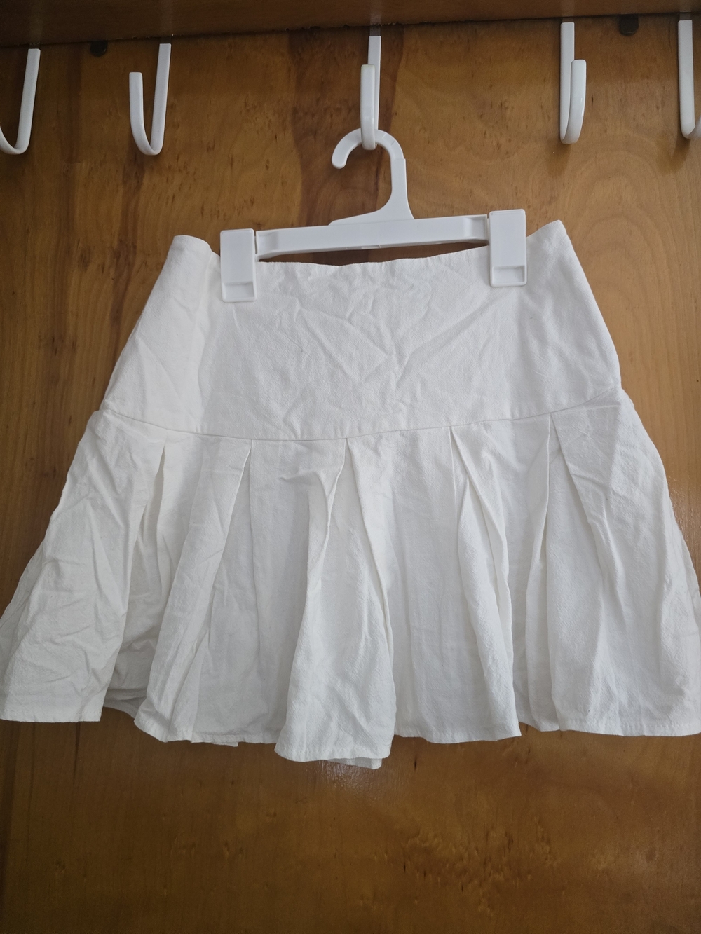URBAN Romantics White Pleated Mini Skirt